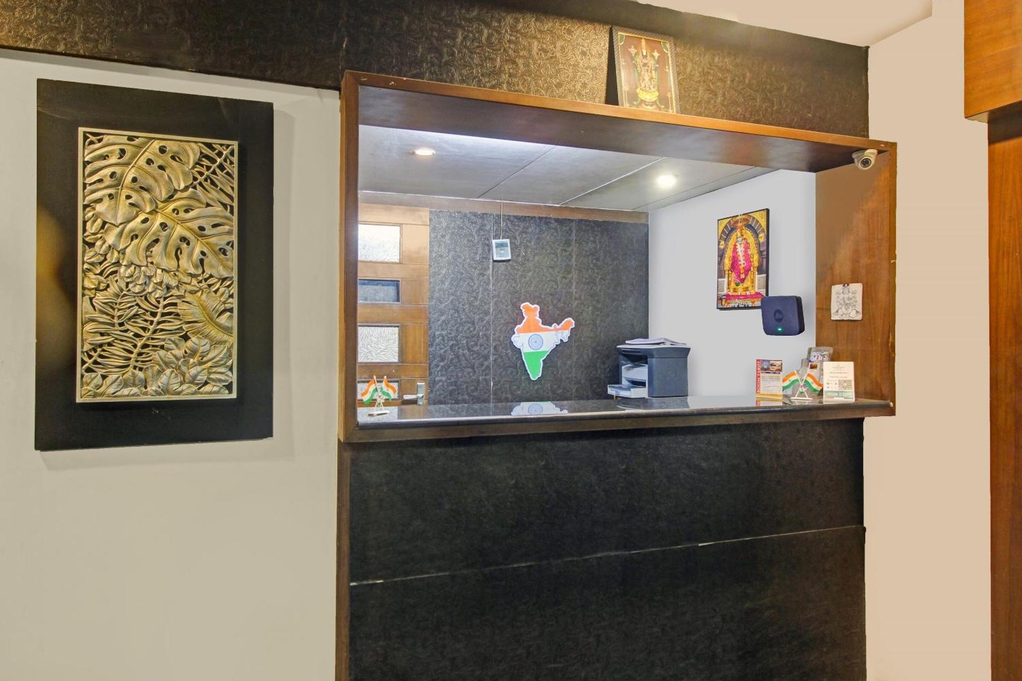 Collection O 82357 Hotel Surabhi Pride Trimulgherry Exterior foto